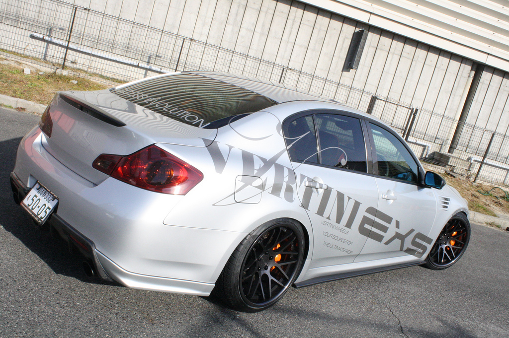 Vertini Concave Magic Matt Black on Silver Infiniti G37